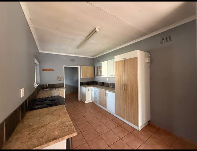 3 BEDROOM HOUSE FOR SALE IN VANDERBIJLPARK SE 6